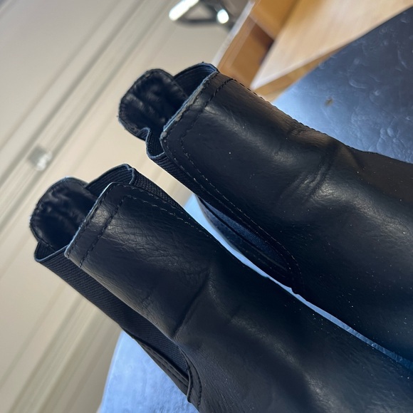 Short Faux Leather Black Wedge Heel short Booties. Size 8.5. Easy on/off - Picture 15 of 17